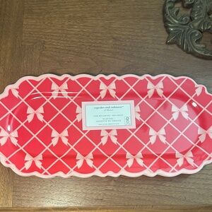 Cupcakes and cashmere 100% melamine pink bow platter